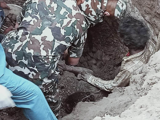 ढल विस्तार गर्दा पुरिएका दुईमध्ये एकको मृत्यु